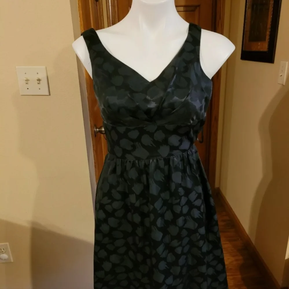 NWT White House Black Market Silk Black Dress Size 6 - Picture 2 of 16